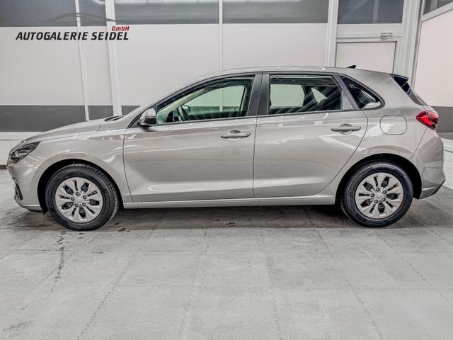 Hyundai i30 STYLE NAVI LED RFK PDC 