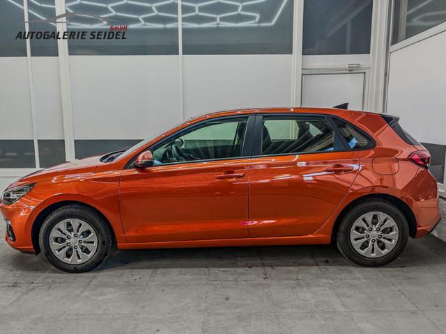 Hyundai i30 STYLE NAVI LED RFK PDC 