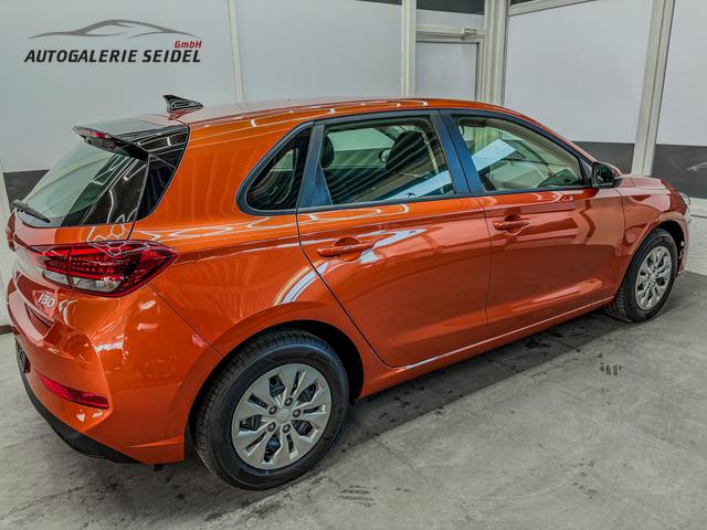 Hyundai i30 STYLE NAVI LED RFK PDC 