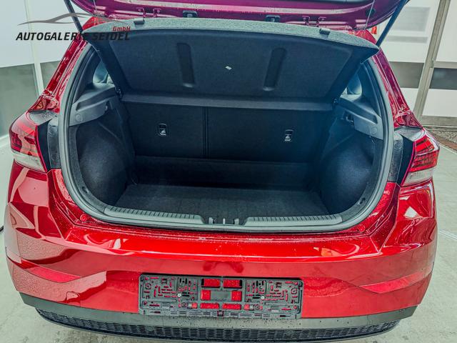 Hyundai i30 STYLE NAVI LED RFK PDC 