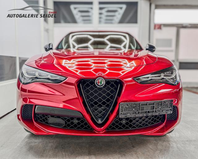 Alfa Romeo Stelvio QUADRIFOGLIO VERDE AKRAPOVIC Technologie-Paket 