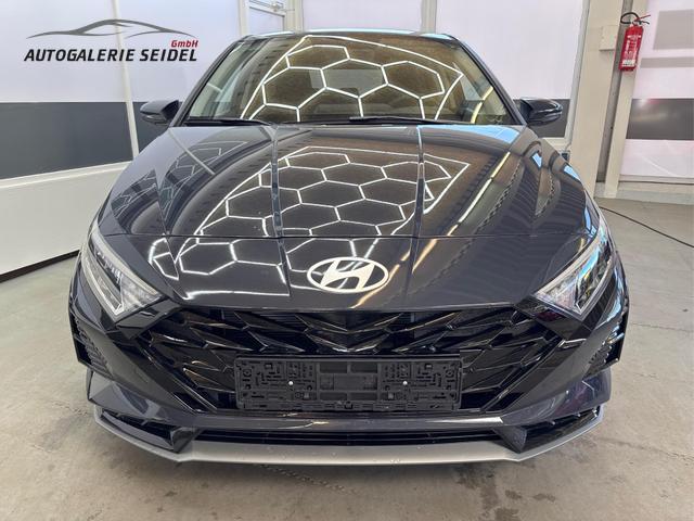 Beispielbilder, ggf. teilweise mit Sonderausstattung