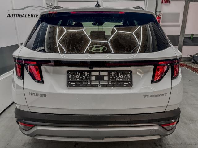 Hyundai TUCSON STYLE KLIMAAUTOMATIK TOTWINKEL NAVI SHZ RFK PDC 