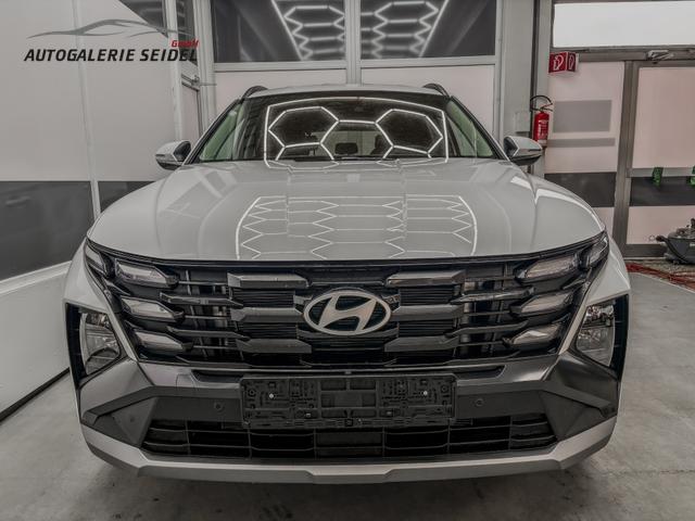 Hyundai TUCSON STYLE KLIMAAUTOMATIK TOTWINKEL NAVI SHZ RFK PDC 