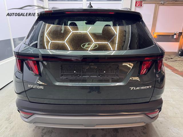 Hyundai TUCSON STYLE KLIMAAUTOMATIK TOTWINKEL NAVI SHZ RFK PDC 