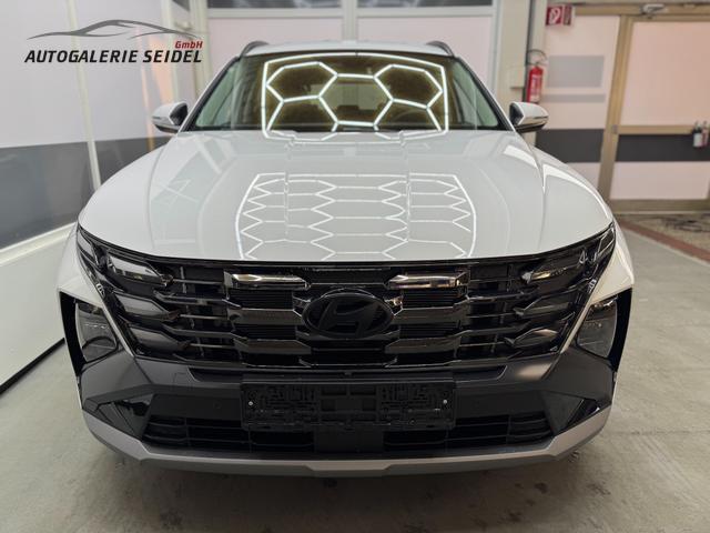 Hyundai TUCSON STYLE AUT ACC 18ALU KLIMAAUTOMATIK TOTWINKEL NAVI SHZ RFK PDC 