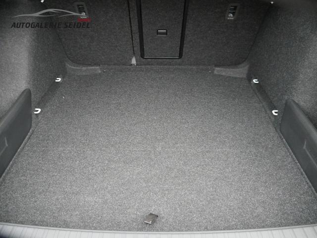 Skoda Octavia Combi Selection 2.0 TDI DSG Selection*PDC*LED*SHZ*TEMPOMAT*SMARTLINK*AHK-SCHWENKBAR 