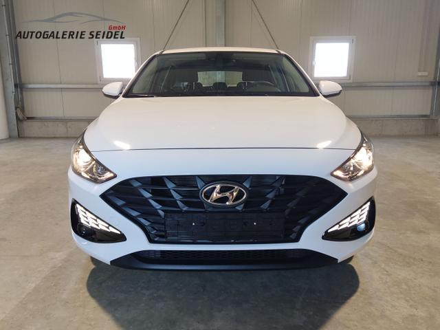 Hyundai / i30 / Weiß / / / 