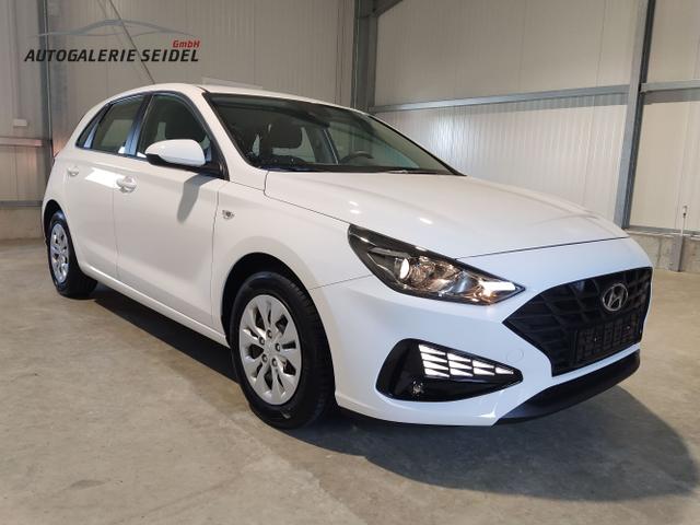 Hyundai / i30 / Weiß / / / 