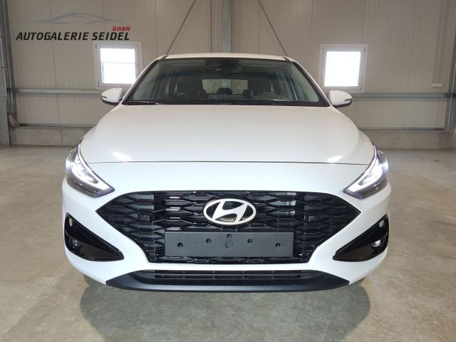 Hyundai / i30 Kombi / Weiß / / / , Beispielbilder, ggf. teilweise mit Sonderausstattung