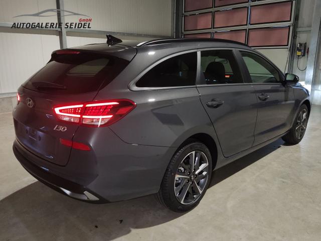 Hyundai / i30 Kombi / Grau / / / , Beispielbilder, ggf. teilweise mit Sonderausstattung