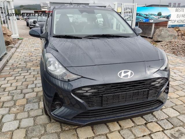 Hyundai / i10 / Grau / / / 