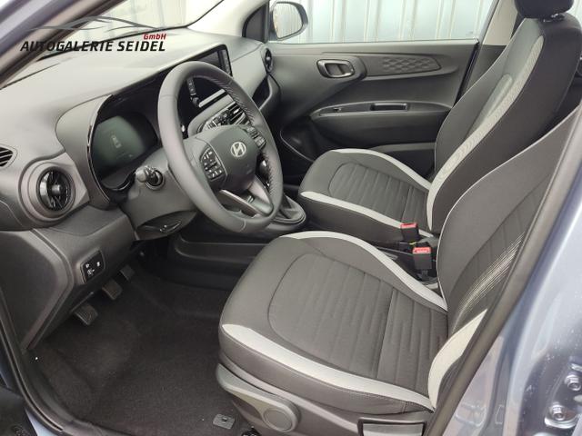 Hyundai / i10 / Blau / / / 