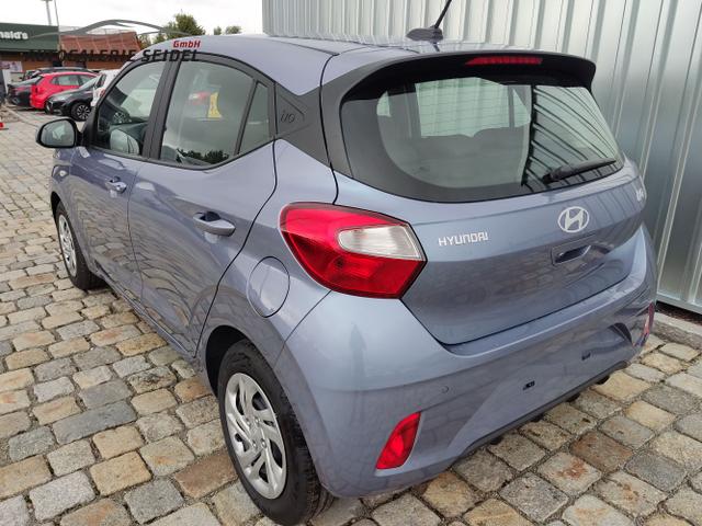 Hyundai / i10 / Blau / / / 