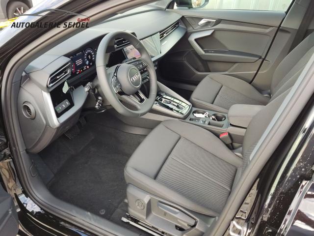 Audi / A3 Sportback / Schwarz / / / 