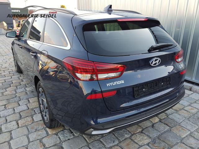 Hyundai / i30 Kombi / Blau / / / , Beispielbilder, ggf. teilweise mit Sonderausstattung