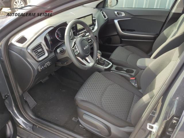 Kia / Ceed / Grau / / / , Beispielbilder, ggf. teilweise mit Sonderausstattung