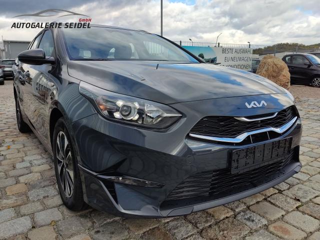 Kia / Ceed / Grau / / / , Beispielbilder, ggf. teilweise mit Sonderausstattung