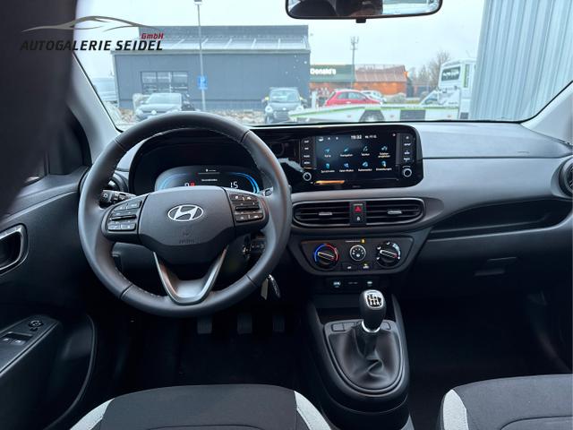 Hyundai / i10 / Grau / / / 