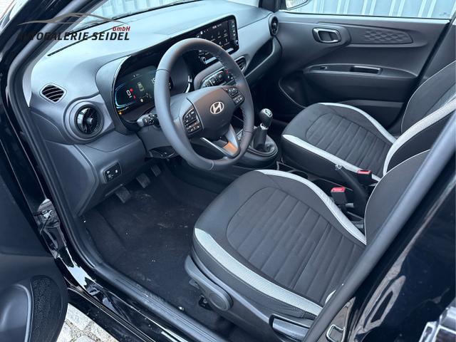 Hyundai / i10 / Schwarz / / / 