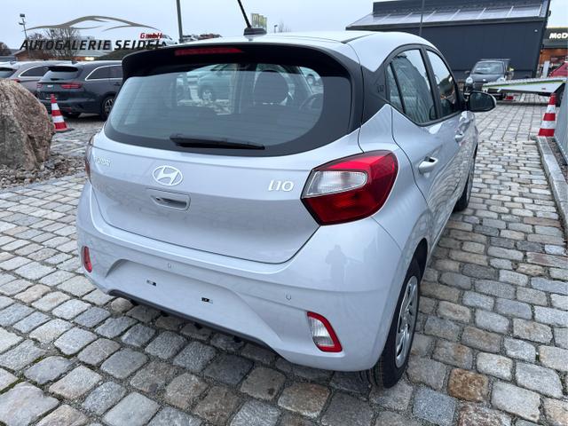 Hyundai / i10 / Silber / / / 
