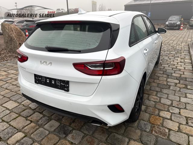 Kia / Ceed / Wei&szlig; / / / , Beispielbilder, ggf. teilweise mit Sonderausstattung