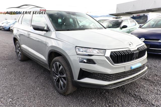 Skoda Karoq Selection TSI 150 DSG Pano AHK NavC SideA Leder ACC 