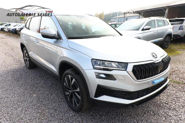 Skoda Karoq Selection TSI 150 DSG Pano AHK NavC SideA Leder ACC 
