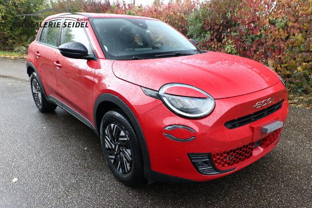 Fiat 600 Basis MHEV 110 DCT Nav SHZ KeyL LED Kam PDC CarP 