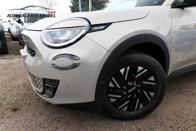 Fiat 600 MHEV 145 DCT LED Nav ACC Kam Keyl Klimaaut 