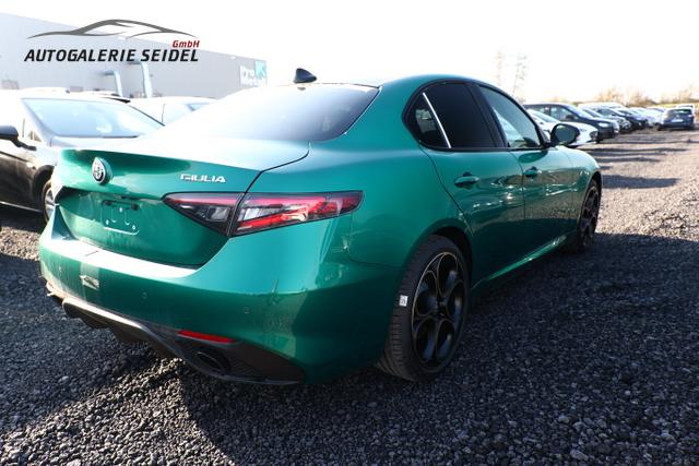 Alfa Romeo Giulia Intensa 2.2 D 210 AT8 Q4 Matrix Pano Nav 