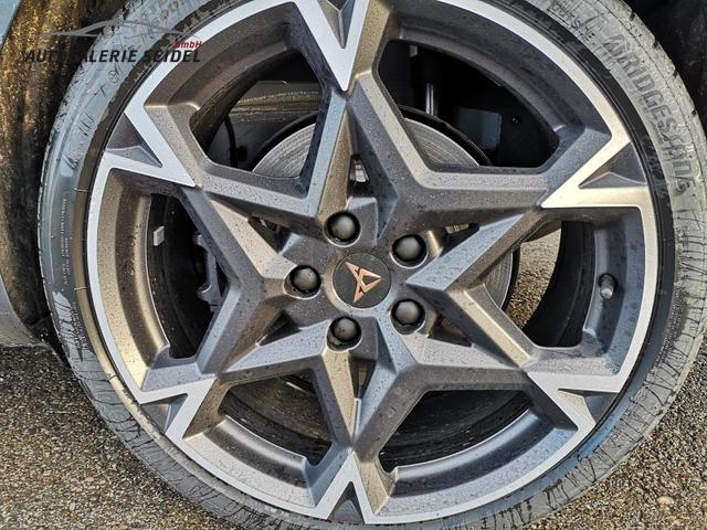 Cupra Leon Sportstourer 2.0 TSI 245 kW 4Drive VZ Kombi 2.0TSI DSG 4x4 ABT AHK GV5 LED el. Hk Pano 