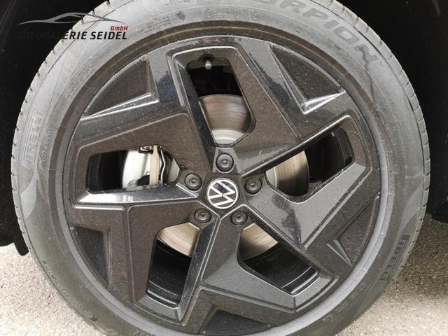 Volkswagen Tiguan 2.0 TDI 110 kW R-Line DSG Head Up Black 360 AHK 