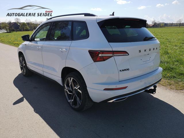 Skoda Karoq Sportline 2.0TDI DSG 4x4 AHK Matrix Pano Sound Leder 19 Zoll 