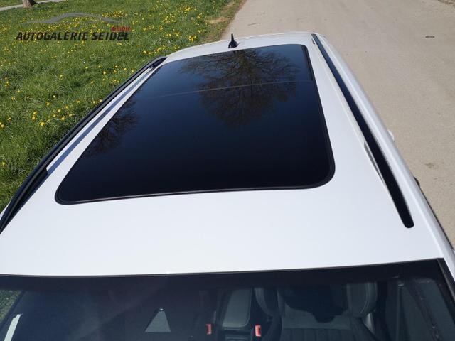 Skoda Karoq Sportline 2.0TDI DSG 4x4 AHK Matrix Pano Sound Leder 19 Zoll 