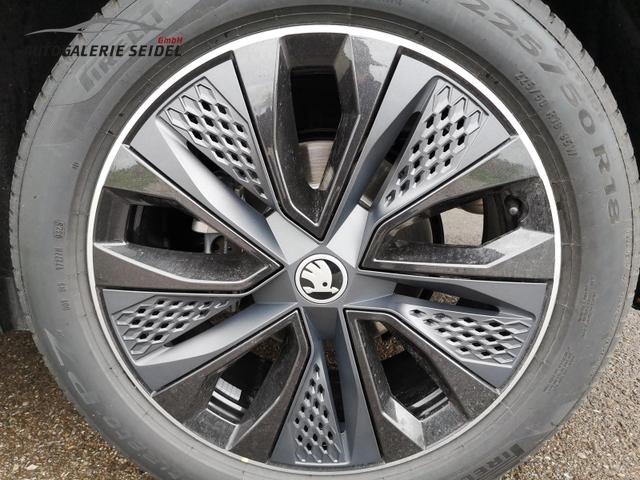 Skoda Karoq Sportline 2.0TDI DSG 4x4 AHK Matrix Navi ACC 