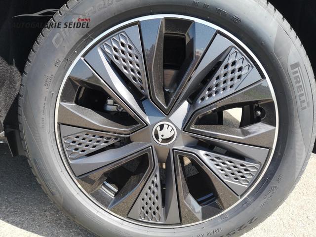 Skoda Karoq Sportline 2.0TDI DSG 4x4 AHK Matrix Navi ACC 