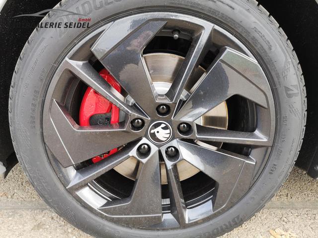 Skoda Octavia Combi 2.0 TSI 195 kW RS Kombi 2.0TSI Pano Matrix Area AHK Sound GV5 