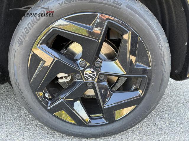 Volkswagen Tiguan 2.0 TDI 110 kW R-Line DSG Head Up Black 360 AHK 