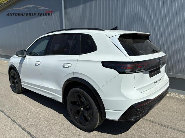 Volkswagen Tiguan 2.0 TDI 110 kW R-Line DSG Head Up Black 360 AHK 