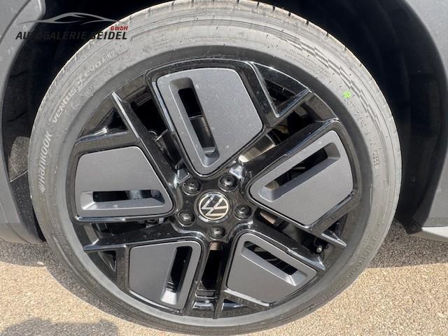 Volkswagen T-Roc 1.5 eTSI 110 kW R-Line Pano Black GV5 19 Zoll 