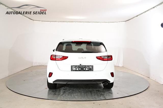 Kia Ceed Silver 1.5 T-GDI 6-Gang 