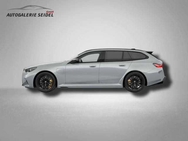 BMW M5 Touring 4.4 8-Gang Steptronic xDrive 