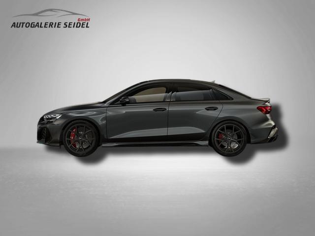Audi RS3 Limousine 2.5 TFSI 7-Gang S tronic 