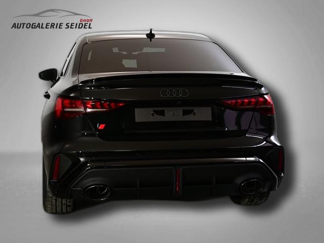 Audi RS3 2.5 TFSI 7-Gang S tronic quattro 