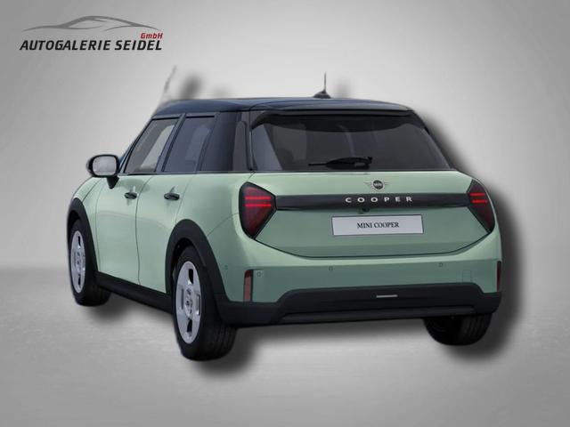 MINI Cooper C Essential Trim 1.5 7-Gang Steptronic 