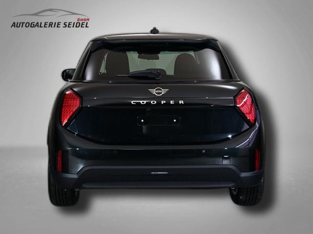 MINI Cooper C Essential Trim 1.5 7-Gang Steptronic 