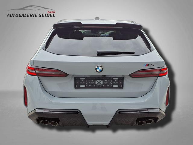 BMW M5 Touring 4.4 8-Gang Steptronic xDrive 