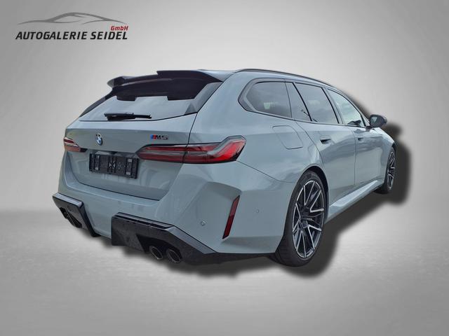 BMW M5 Touring 4.4 8-Gang Steptronic xDrive 