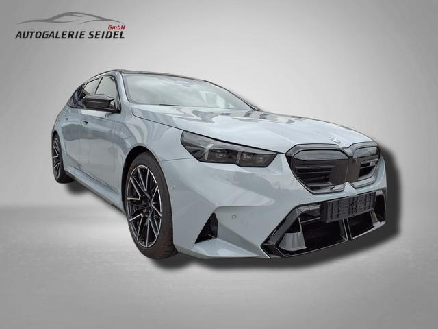 BMW M5 Touring 4.4 8-Gang Steptronic xDrive 